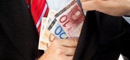 Lohndumping Arbeitgeber muss Verträge offenlegen