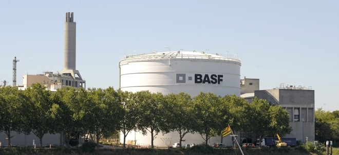 BASF-Aktie freundlich: Operativer Gewinn soll 2025 kräftig anziehen