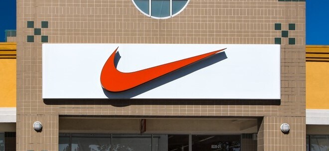 Desbordamiento Traición Surichinmoi Nike-Aktie springt letztlich zweistellig hoch: Nike mit kräftigem  Umsatzplus | 21.12.22 | finanzen.ch