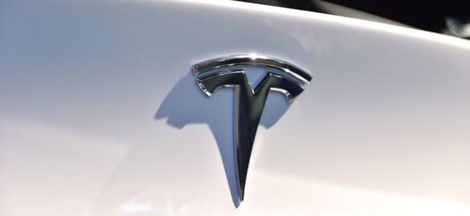 Tesla-Aktie verliert: Einstiegschance für Anleger?